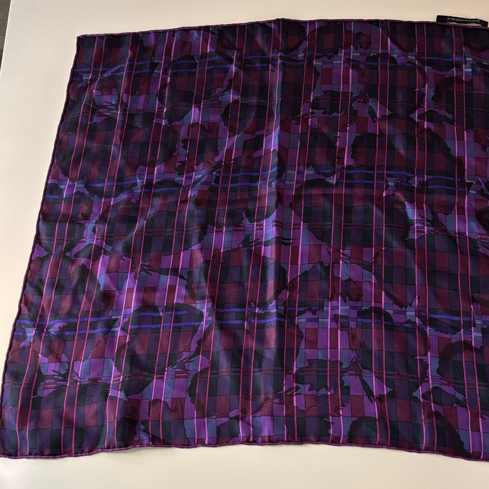 Banana Republic | 100% Silk Purple and Pink Scarf with hand rolled edges - Picture 3 of 4